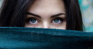Bébé Yeux Bleus : Pourquoi et Quand la Couleur Change-t-elle ?