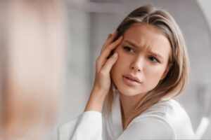 Pourquoi vos pores sont apparents et comment les minimiser