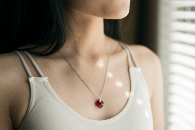 Idées Colliers Femme : Guide Ultime pour Choisir le Bijou Parfait 27 colliers pour femme