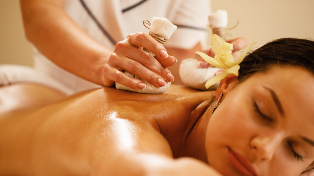 Massage balinais : relaxation profonde et durable pour le corps et l'esprit 1 Découvrez les atouts du massage balinais pour une relaxation profonde et durable